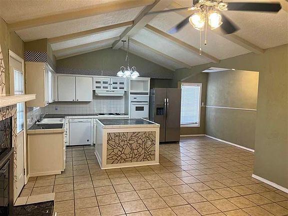 4th image of 404 NW 71st St