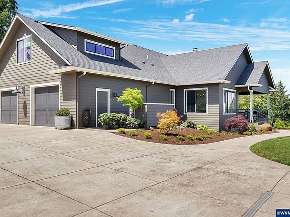 4th image of 4040 Victor Point Rd NE