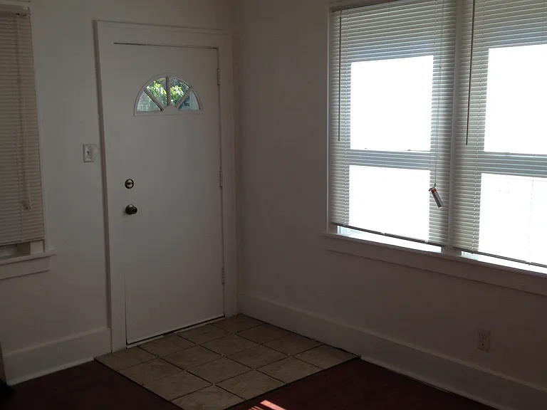 458 Hallock St — Photo 6