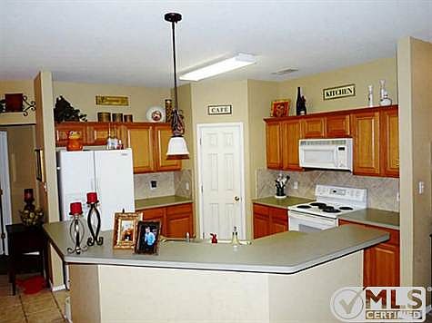 4th image of 325 Bicole Dr
