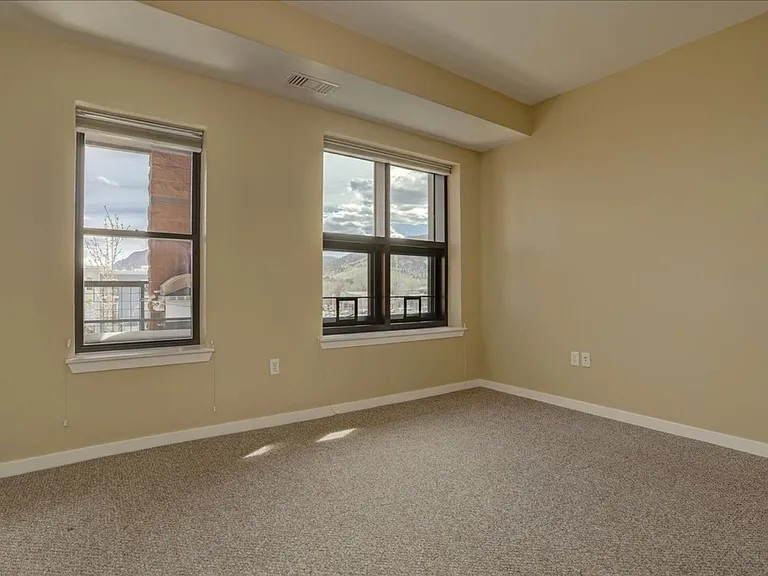 4520 Broadway #206 — Photo 10