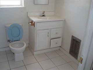 5th image of 1606 Haldon St