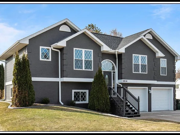 1814 Brynnwood Trce, New London, WI 54961