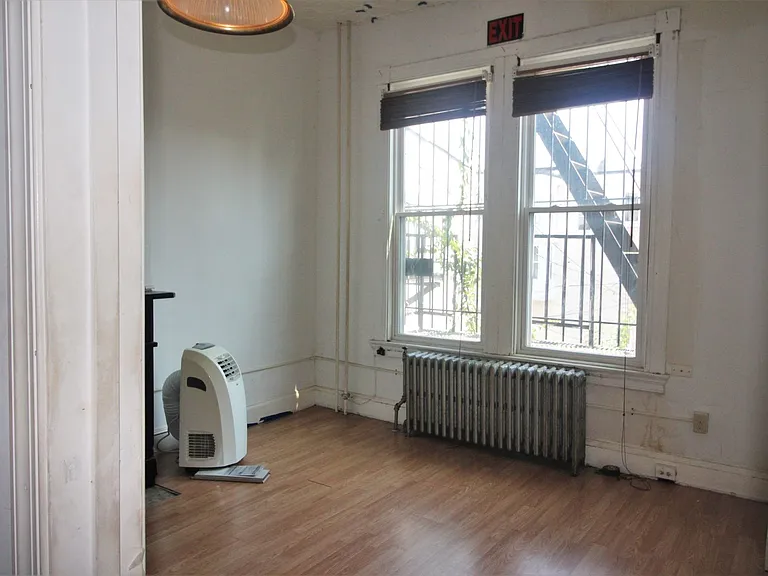 2125 Saint Paul St — Photo 13