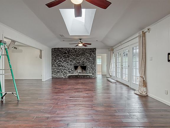 5th image of 10720 Royal Park Ln