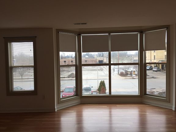 3rd image of 920 Marquette Ave Unit 206