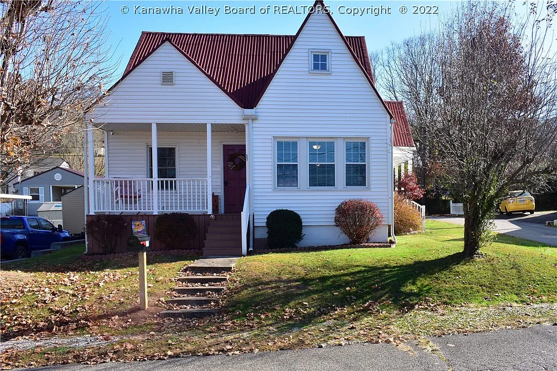 307 6th St photo 1