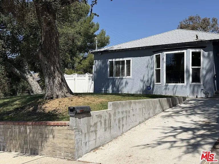 8561 Kyle St — Photo 43