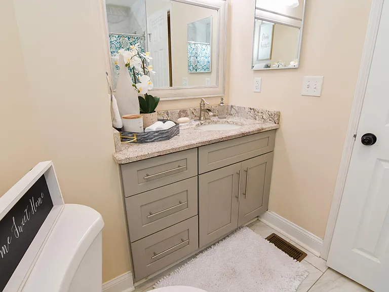 2722 Parkwood Ave — Photo 14