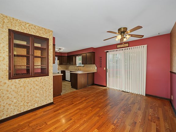 5th image of 2267 S Ohio St