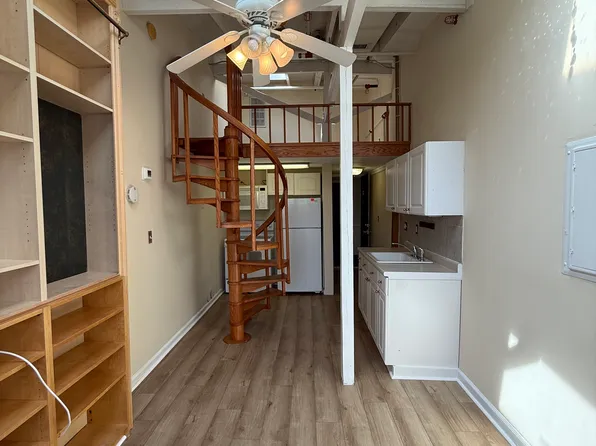 30 Chandler Sq APT 18, Port Jefferson, NY 11777