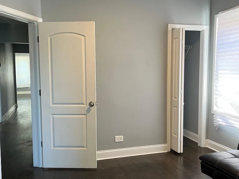 7704 S Laflin St #2 — Photo 5