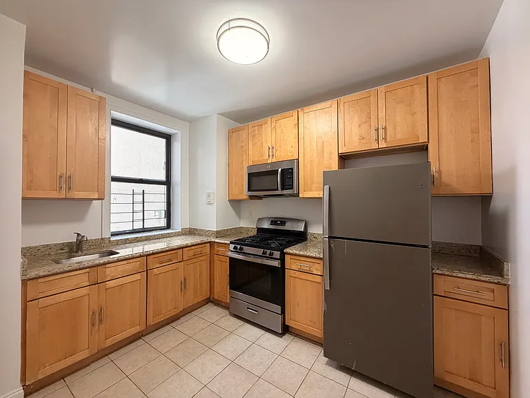 11 W 123rd St #B — Photo 3