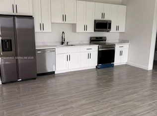 (Undisclosed Address), Hollywood, FL 33023