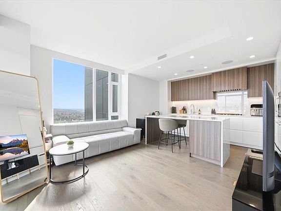 4th image of 7418 Paulson St #2207