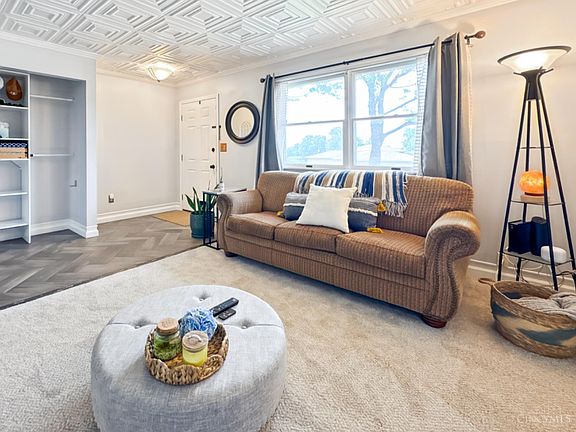 5th image of 2821 E Turtle Creek Dr