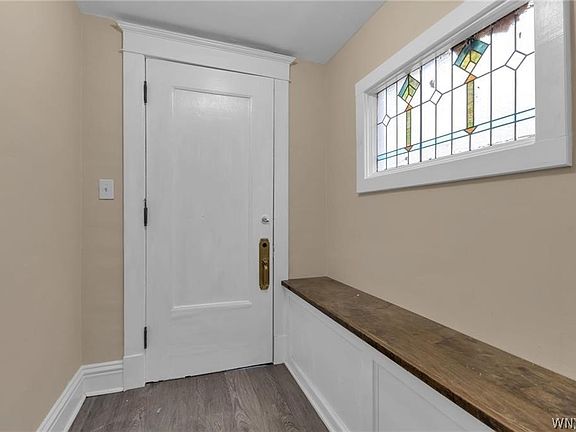 4th image of 147 Grand St