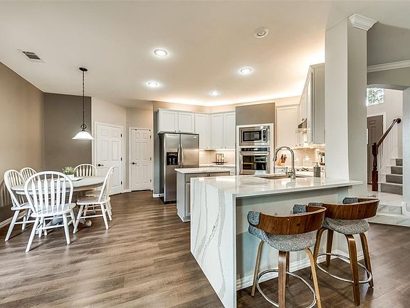 2nd image of 3137 Irvine Dr