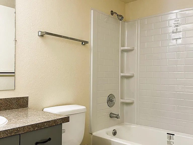 Portage Bay Apartments — Photo 31