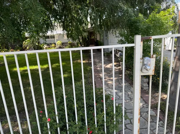 823 N Lind Ave, Fresno, CA 93727