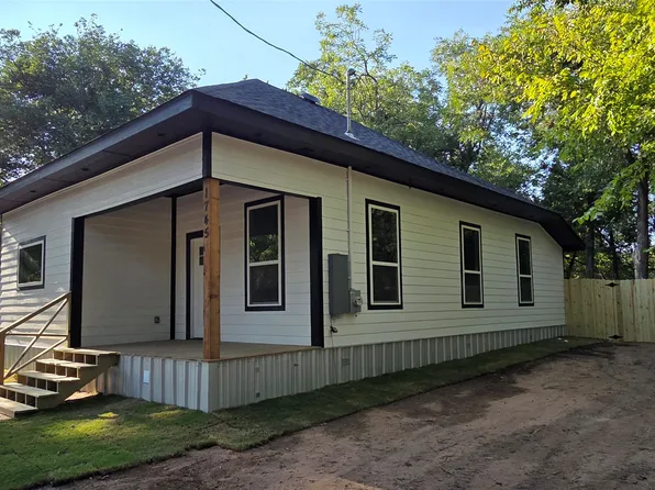 1745 E Cherry St, Paris, TX 75460