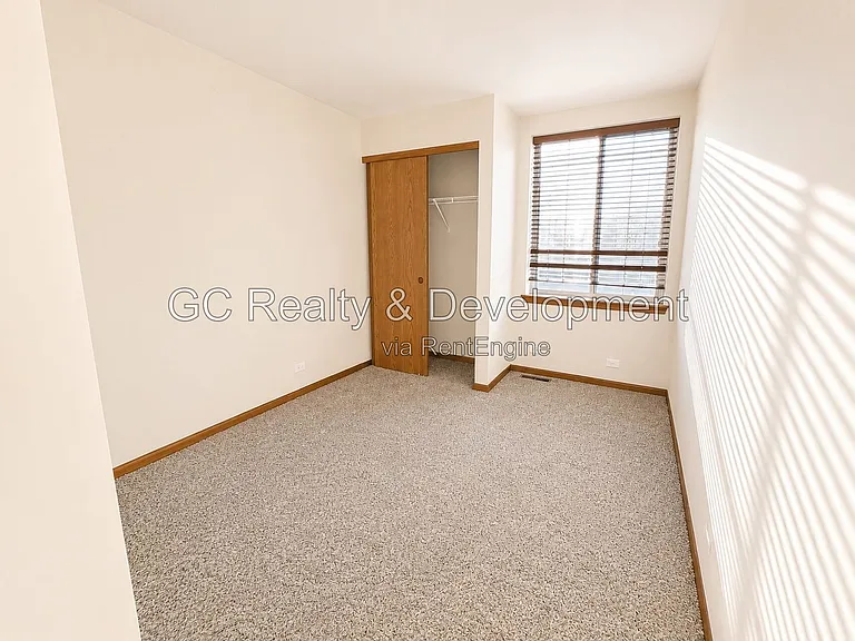 312 Fieldstone Ct — Photo 13
