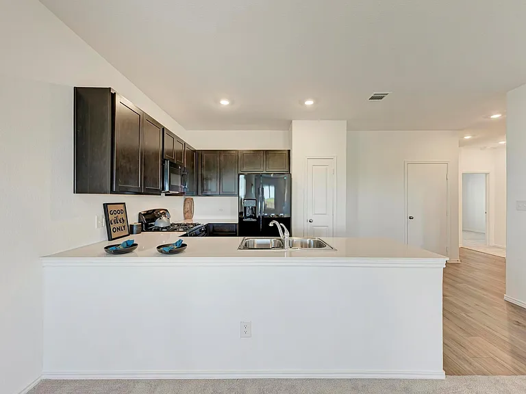 611 Halfmoon Dr — Photo 10