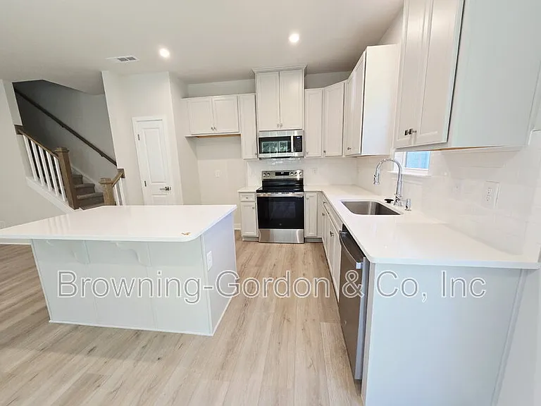 321 Brightsmith Ln #A — Photo 4