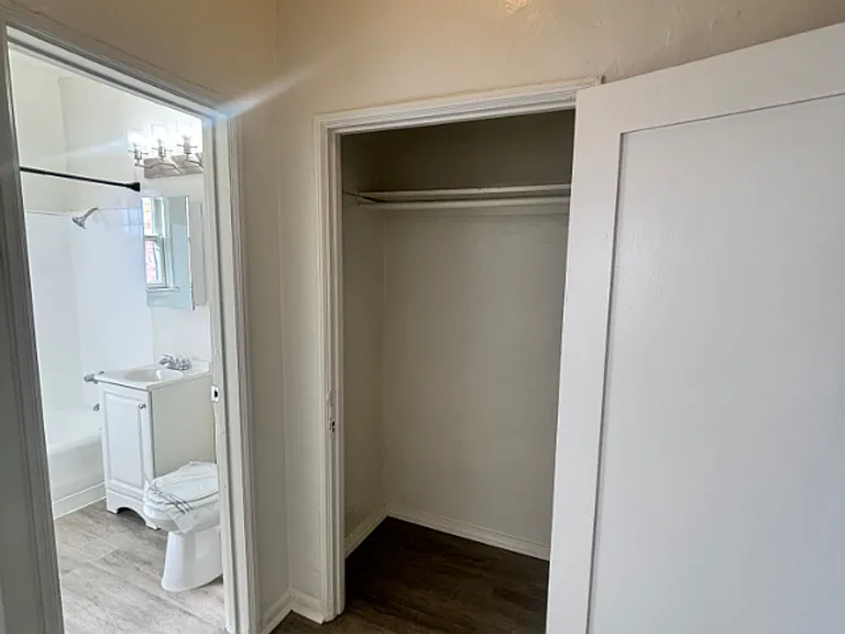 1172 N New Hampshire Ave — Photo 3