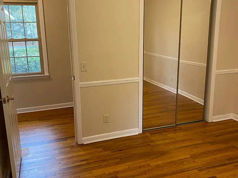 801 Mosley St — Photo 24