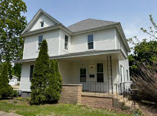 404 SE 1st St, Galva, IL 61434