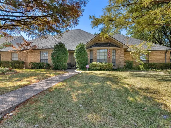 2114 Meadows Cir, Sherman, TX 75092
