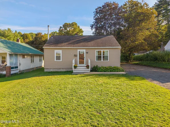 421 Unionville Feura Bush Road, Feura Bush, NY 12067