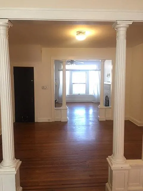 3 bed, 1.5 bath, 1350 sqft, $1,950 — Photo 2