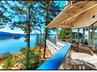 733 Tillamuk Dr, La Conner, WA 98257