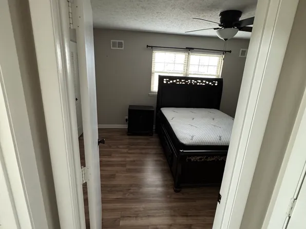 225 Ettels Ln APT 48, Clarksville, IN 47129