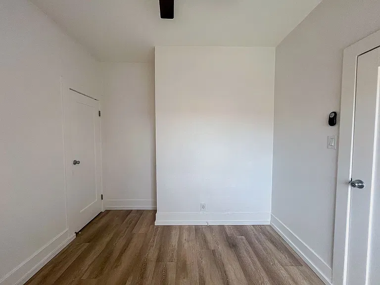 3956 W 27th St — Photo 15
