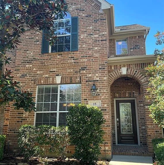15 Innerwoods Pl — Photo 2