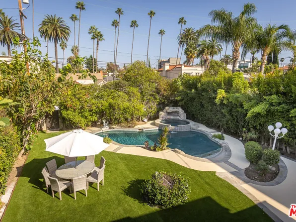 120 N Oakhurst Dr, Beverly Hills, CA 90210