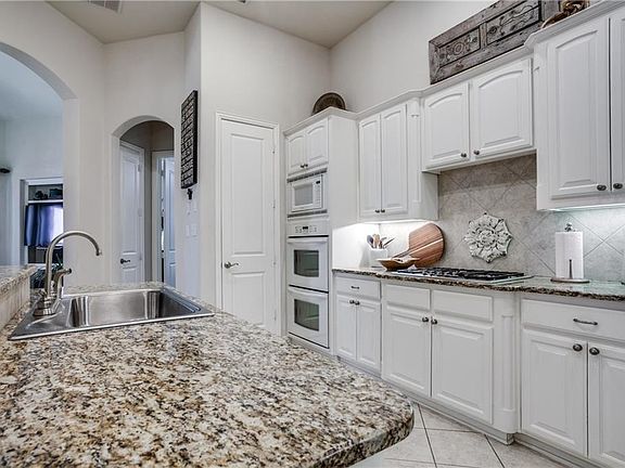 4th image of 7029 Belcrest Dr