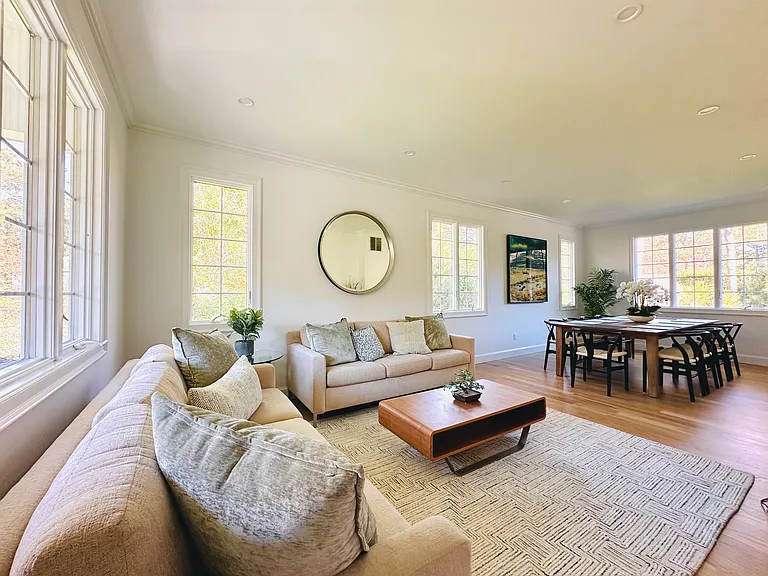 10 Ginny Ln — Photo 4