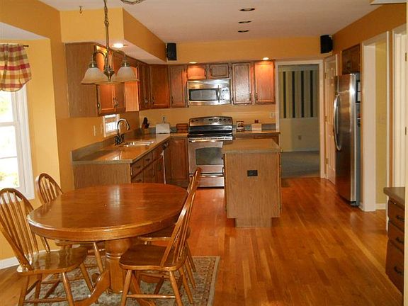 4th image of 7271 Glenn Moor Dr
