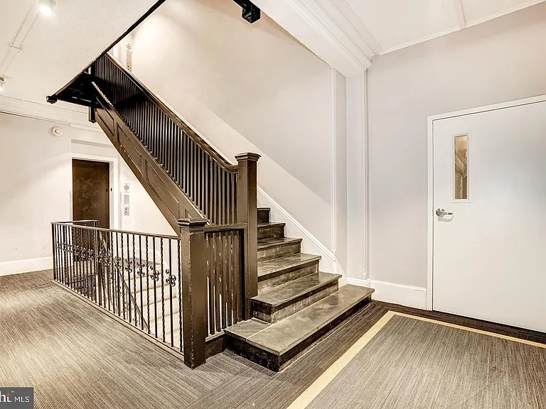 1401 Columbia Rd NW #215 — Photo 4