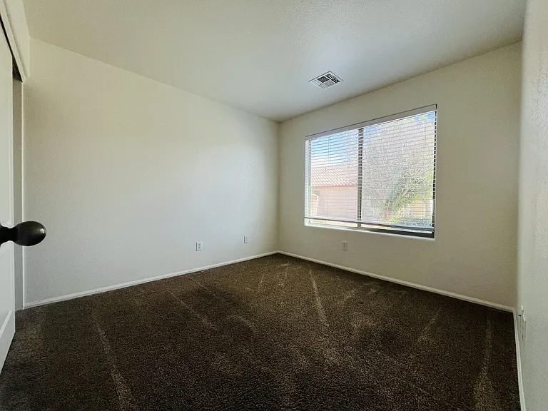 8202 S 47th Ave — Photo 26