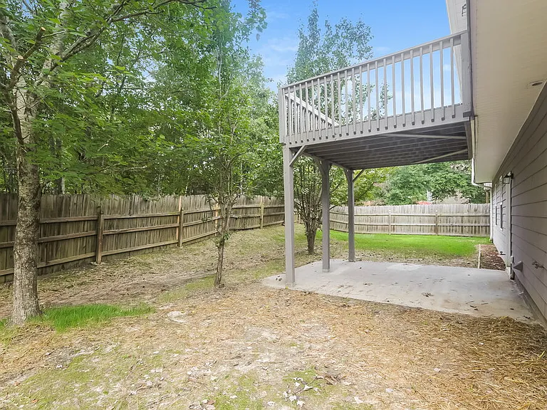 2452 Temple View Dr — Photo 17