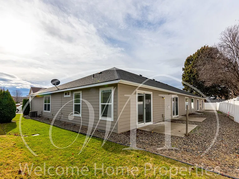 741 SE Magnoni Dr — Photo 34