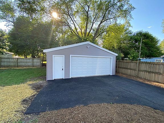 3rd image of 1507 Kingsley Dr