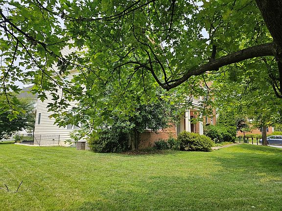 3rd image of 8739 Flowering Dogwood Ln