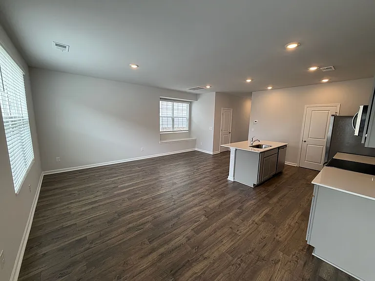 4913 Mowbray Way — Photo 12