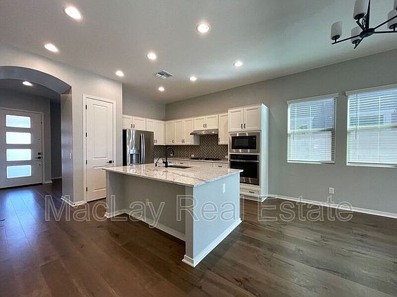4th image of 3869 E Arabian Dr
